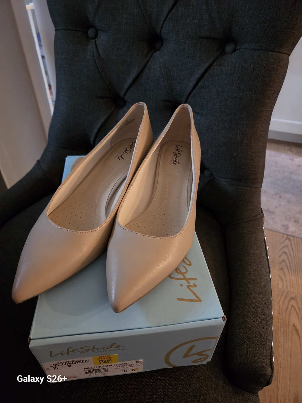 Life Stride Beige Pointed-Toe Kitten Heel Sz 10